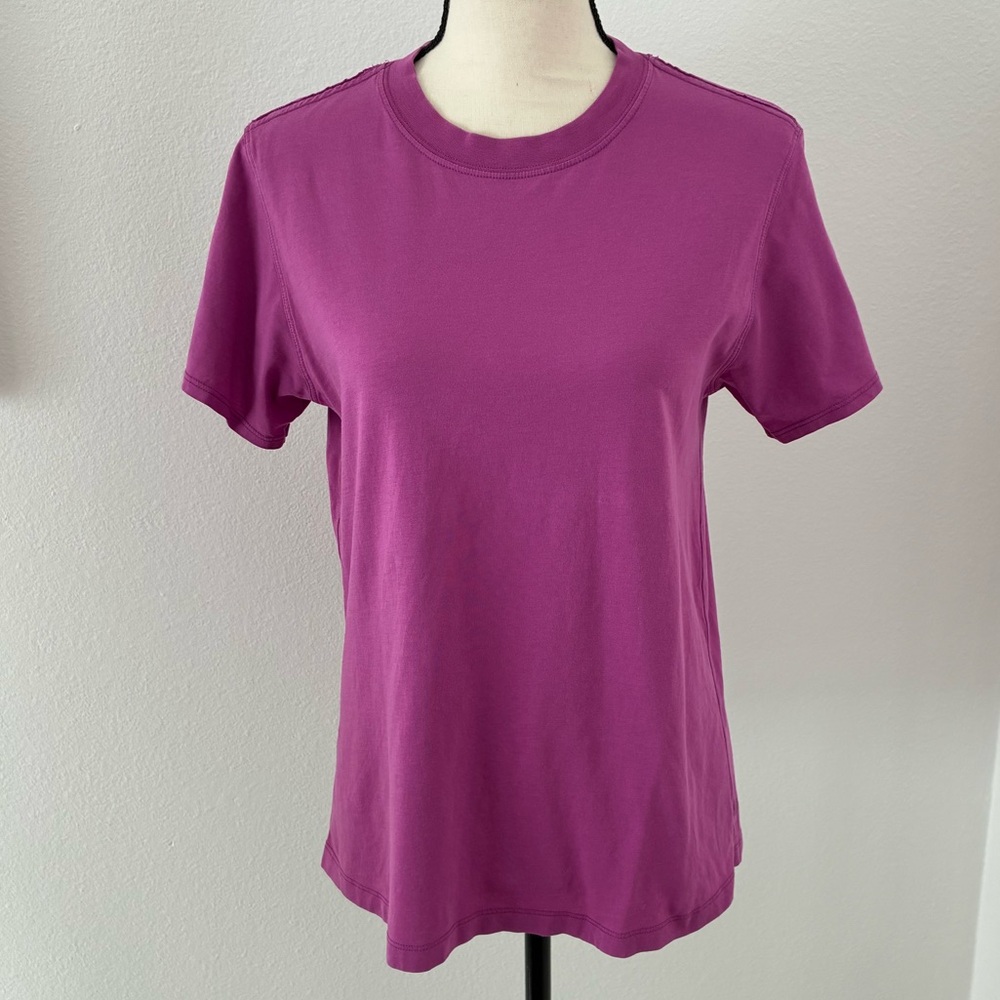 Lululemon T-Shirt